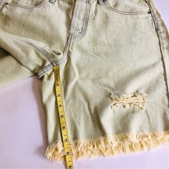 WILD FABLE High Rise Bermuda Raw Hem Distressed Button Fly Jean Shorts Size 6 - Picture 12 of 12